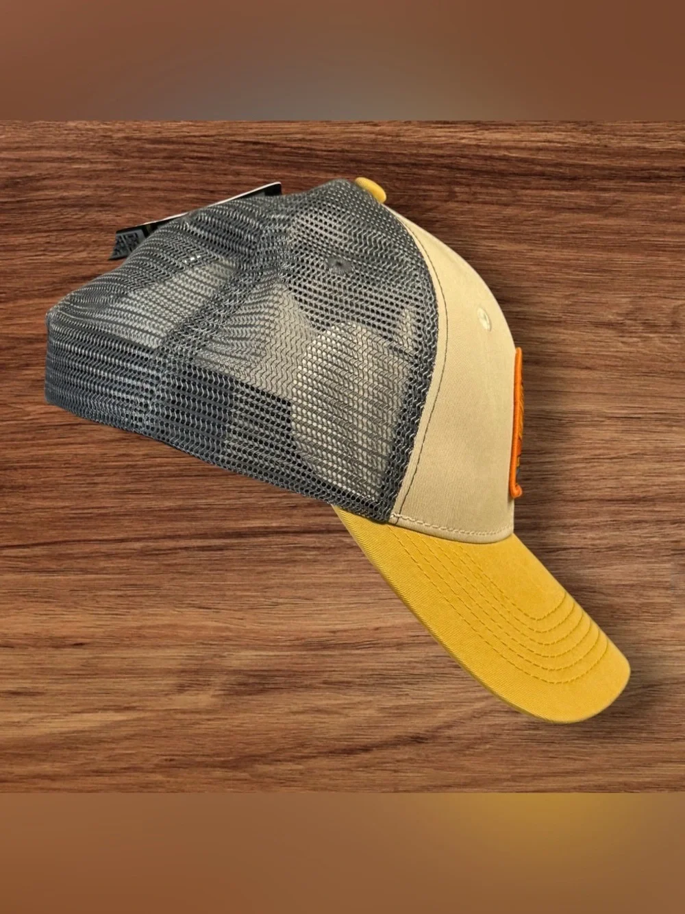 NWT a ColoradoCool Red Rocks Amphitheatre trucker hat
